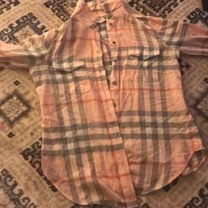 It’s pink & gray blouse